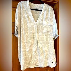 Life Is Good women’s tunic, loose fit, color is sand and cream